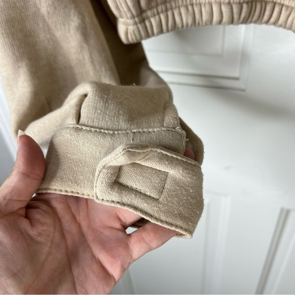 Pretty little thing Sand Oversized Zip Front Sweatshirt size small. - Picture 6 of 16